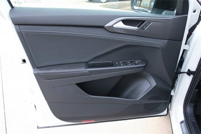 2026 Volkswagen Taos 1.5T SE Black