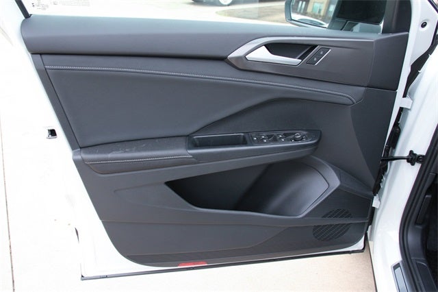 2026 Volkswagen Taos 1.5T SE Black