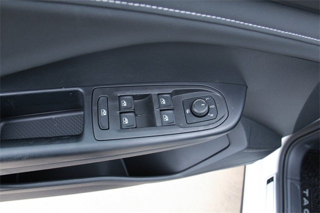 2026 Volkswagen Taos 1.5T SE Black