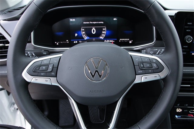 2026 Volkswagen Taos 1.5T SE Black