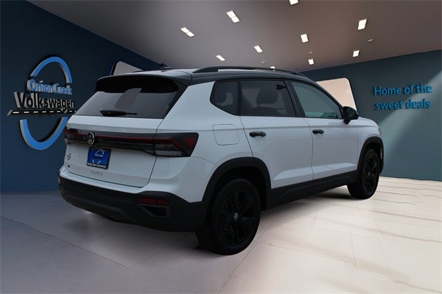 2026 Volkswagen Taos 1.5T SE Black