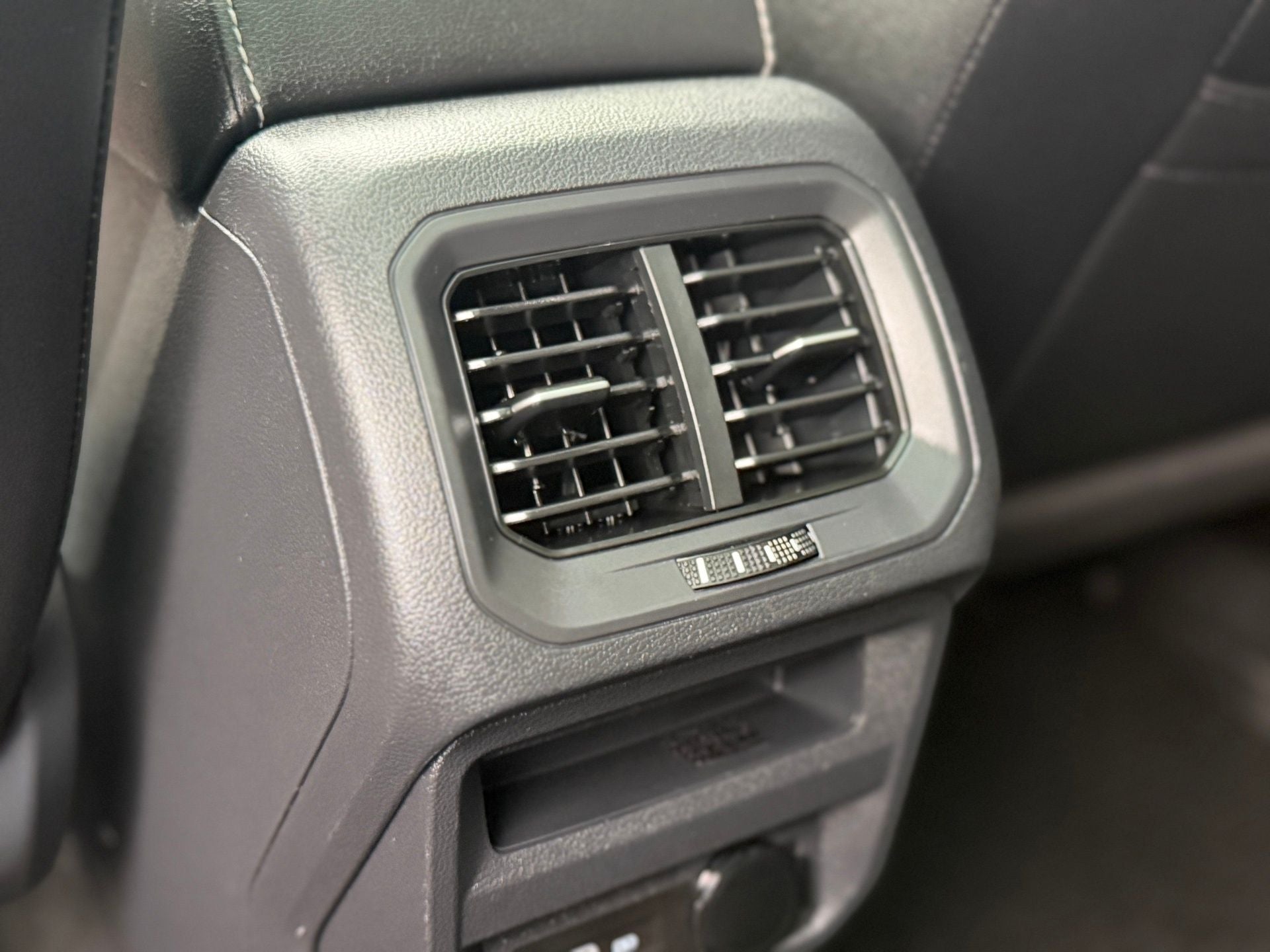 2024 Volkswagen Tiguan 2.0T SEL R-Line