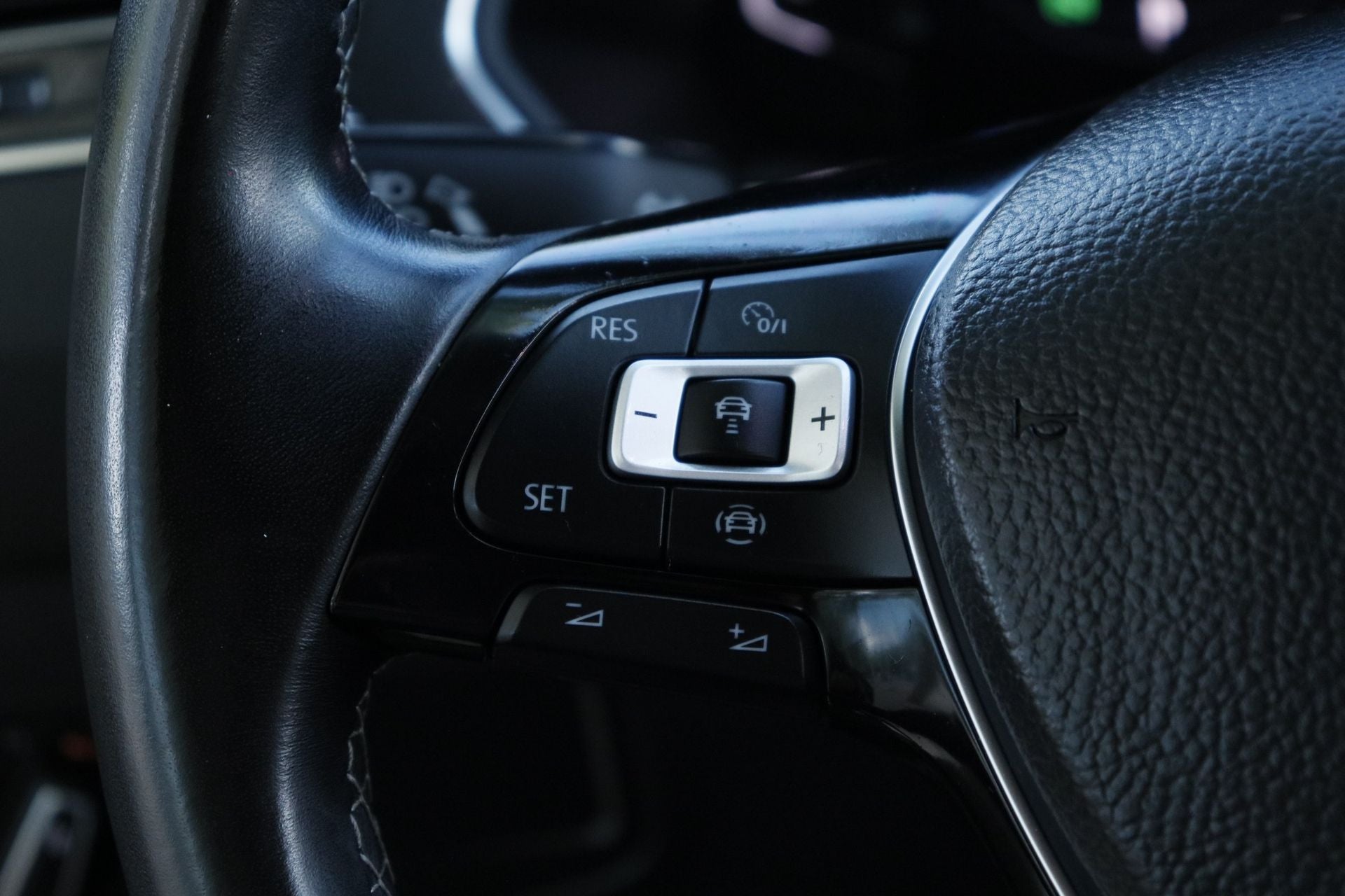 2021 Volkswagen Tiguan 2.0T SEL Premium R-Line