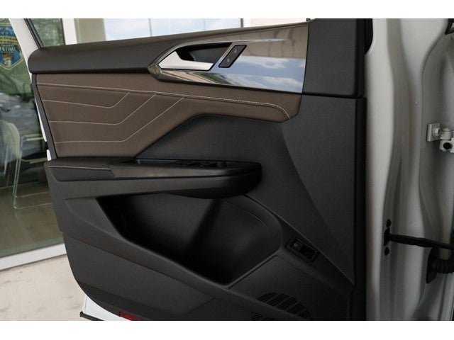 2024 Volkswagen Taos 1.5T SEL
