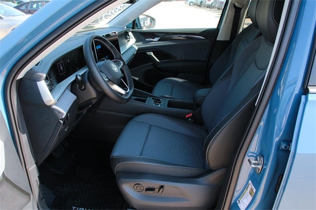 2025 Volkswagen Tiguan 2.0T SE