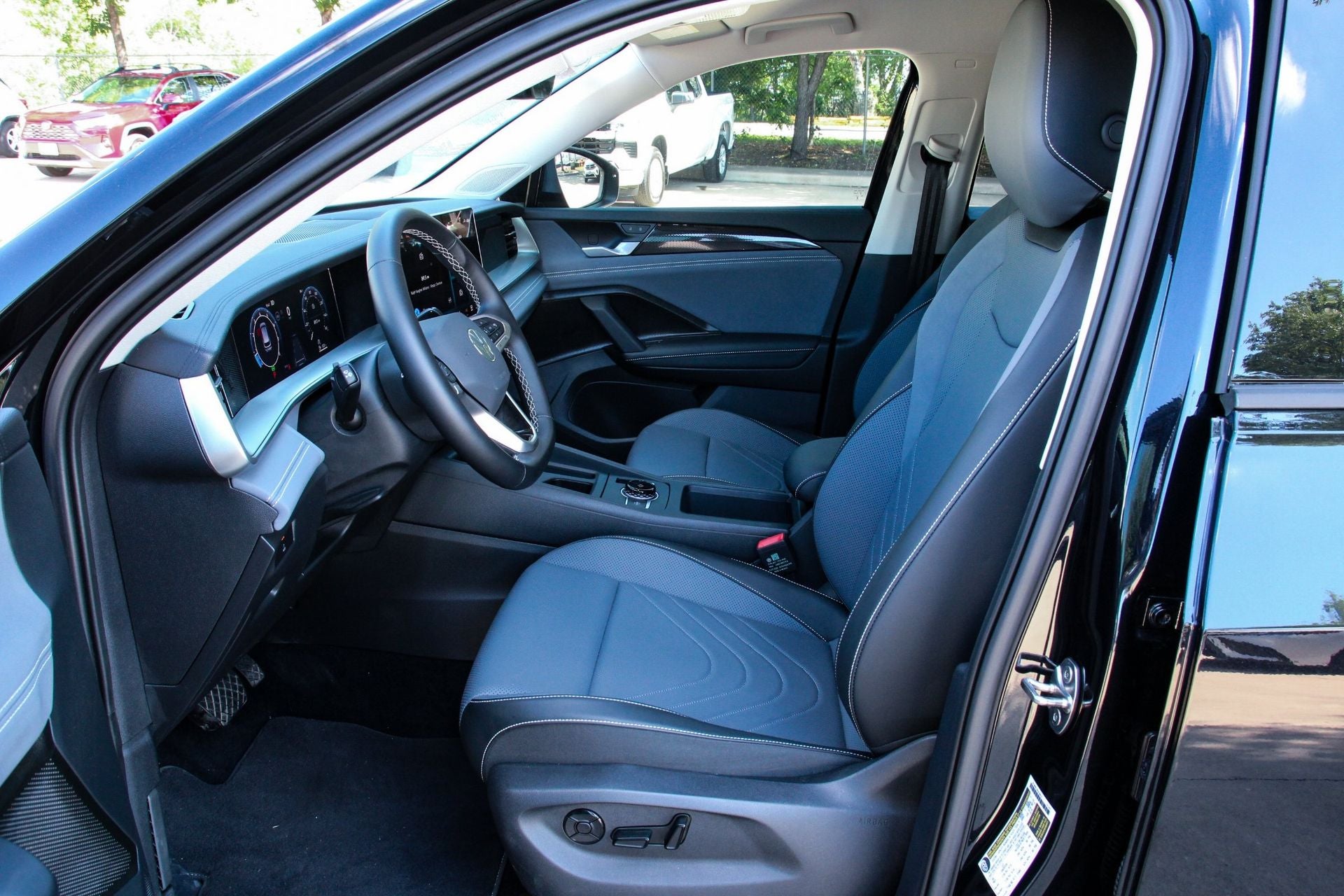 2025 Volkswagen Tiguan 2.0T SE