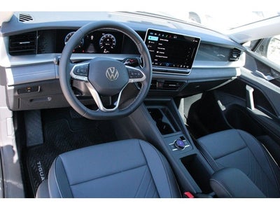 2025 Volkswagen Tiguan 2.0T SE