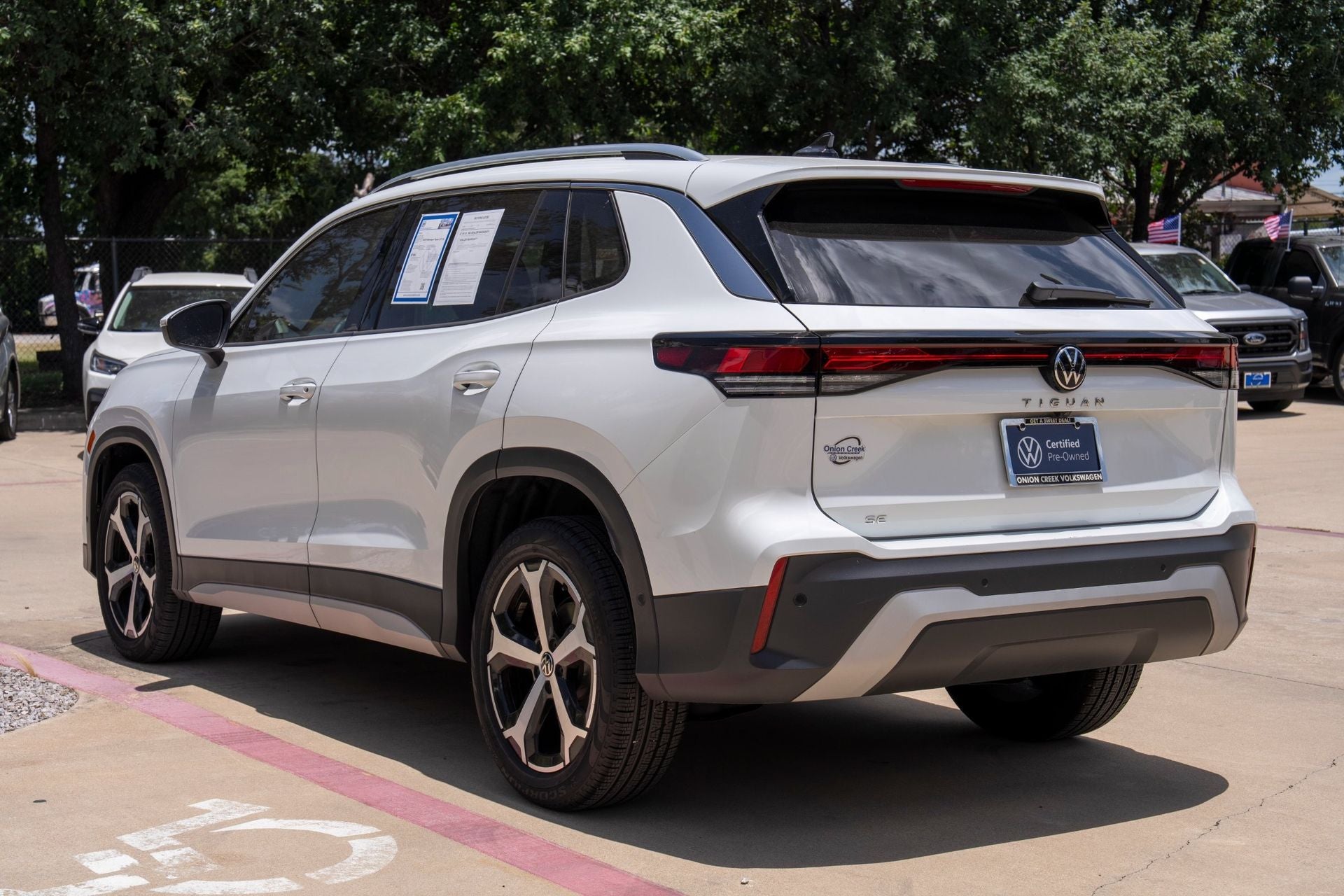 2025 Volkswagen Tiguan 2.0T SE