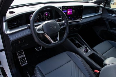 2026 Volkswagen Tiguan 2.0T SE R-Line Black