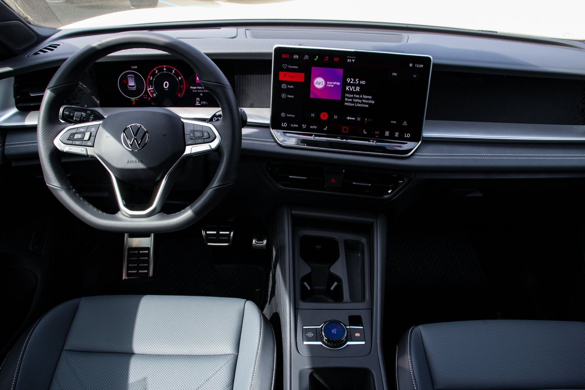 2026 Volkswagen Tiguan 2.0T SE R-Line Black