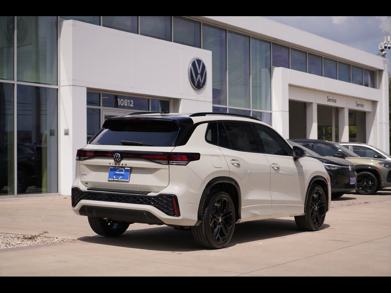 2026 Volkswagen Tiguan 2.0T SE R-Line Black
