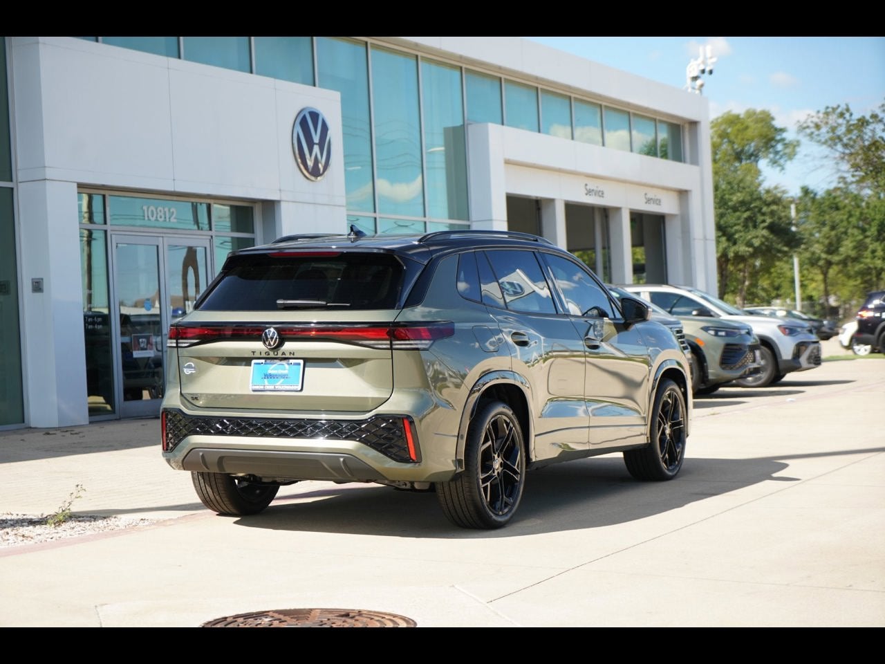 2026 Volkswagen Tiguan 2.0T SE R-Line Black