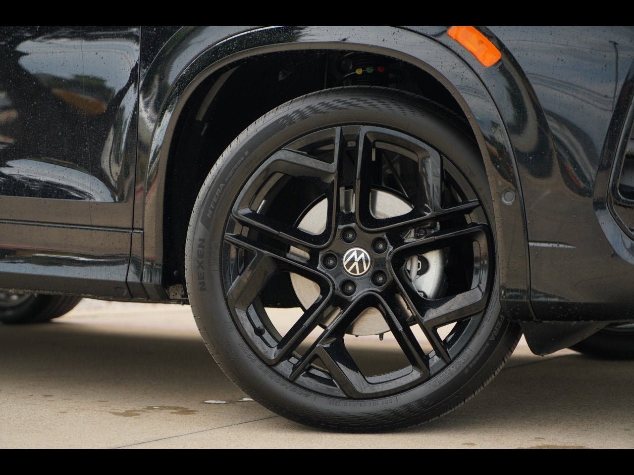 2026 Volkswagen Tiguan 2.0T SE R-Line Black