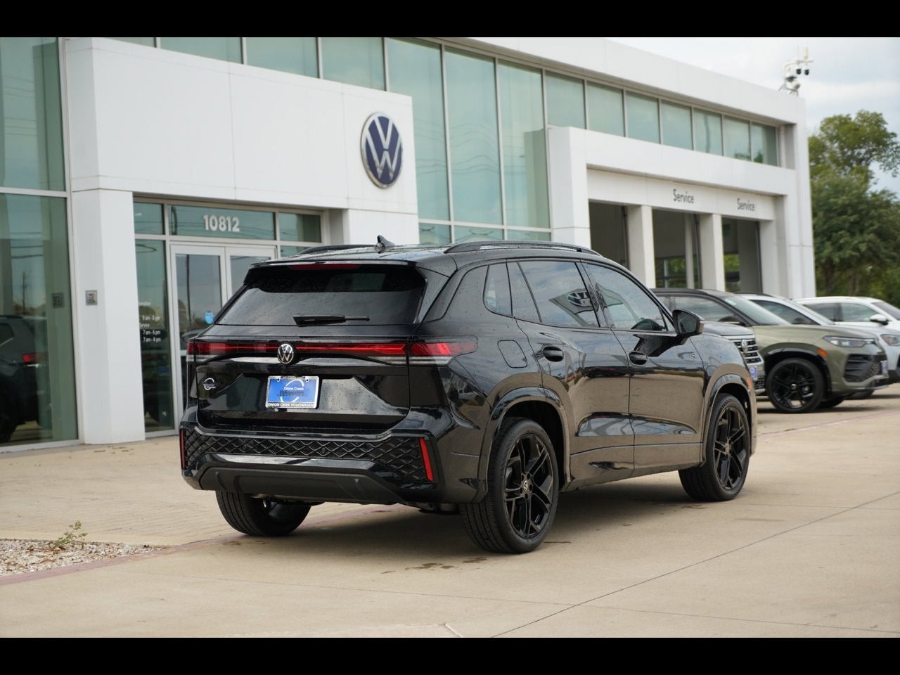 2026 Volkswagen Tiguan 2.0T SE R-Line Black