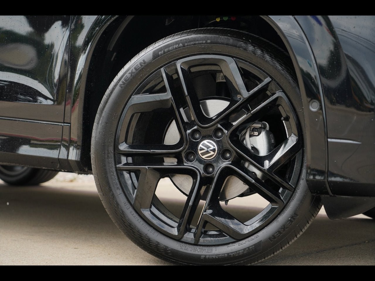 2026 Volkswagen Tiguan 2.0T SE R-Line Black