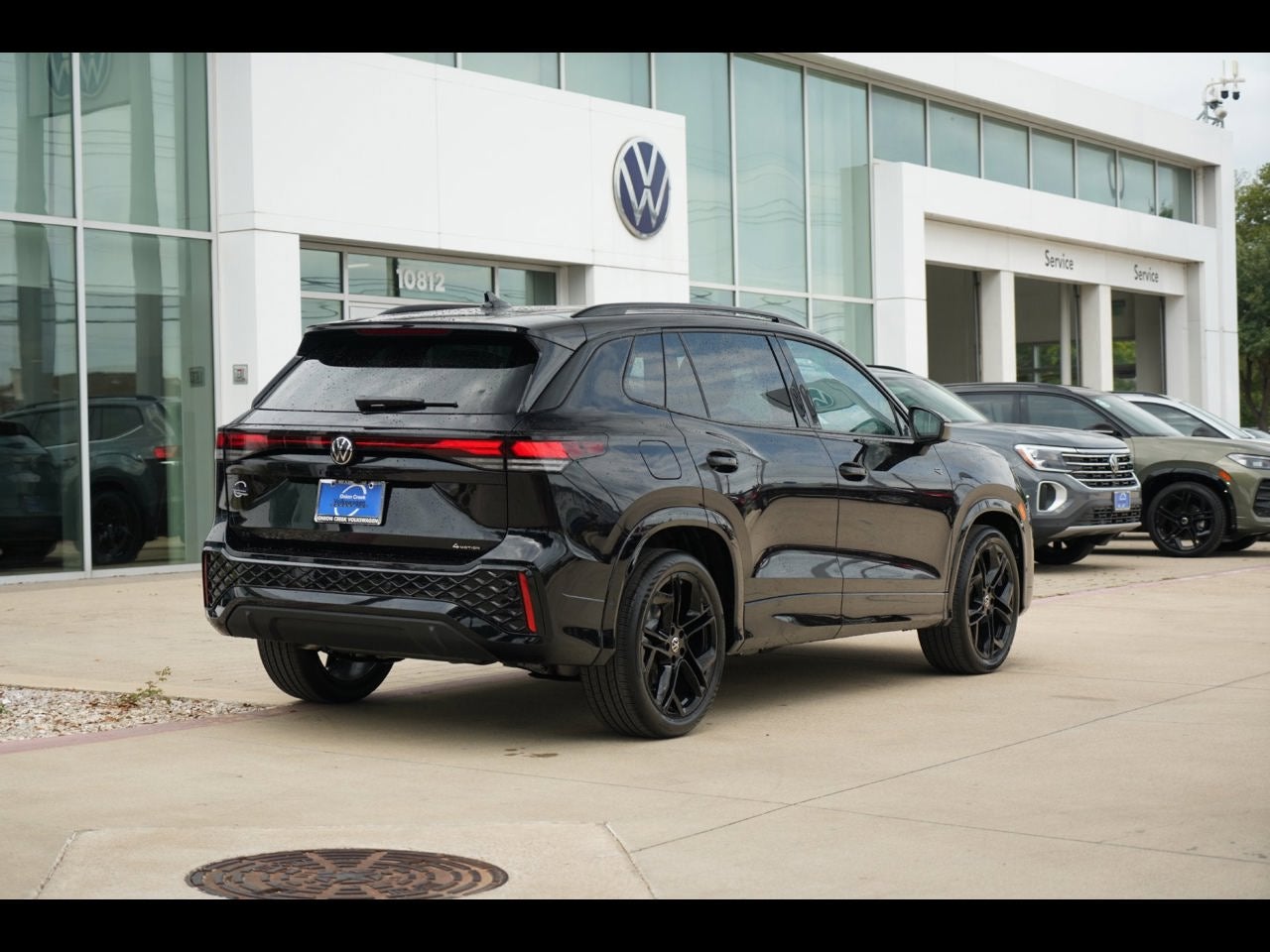 2026 Volkswagen Tiguan 2.0T SE R-Line Black