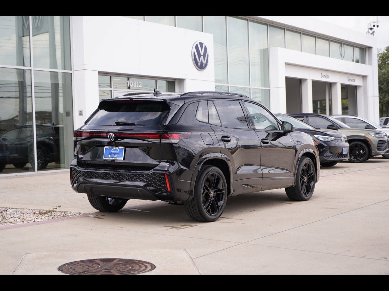 2026 Volkswagen Tiguan 2.0T SE R-Line Black
