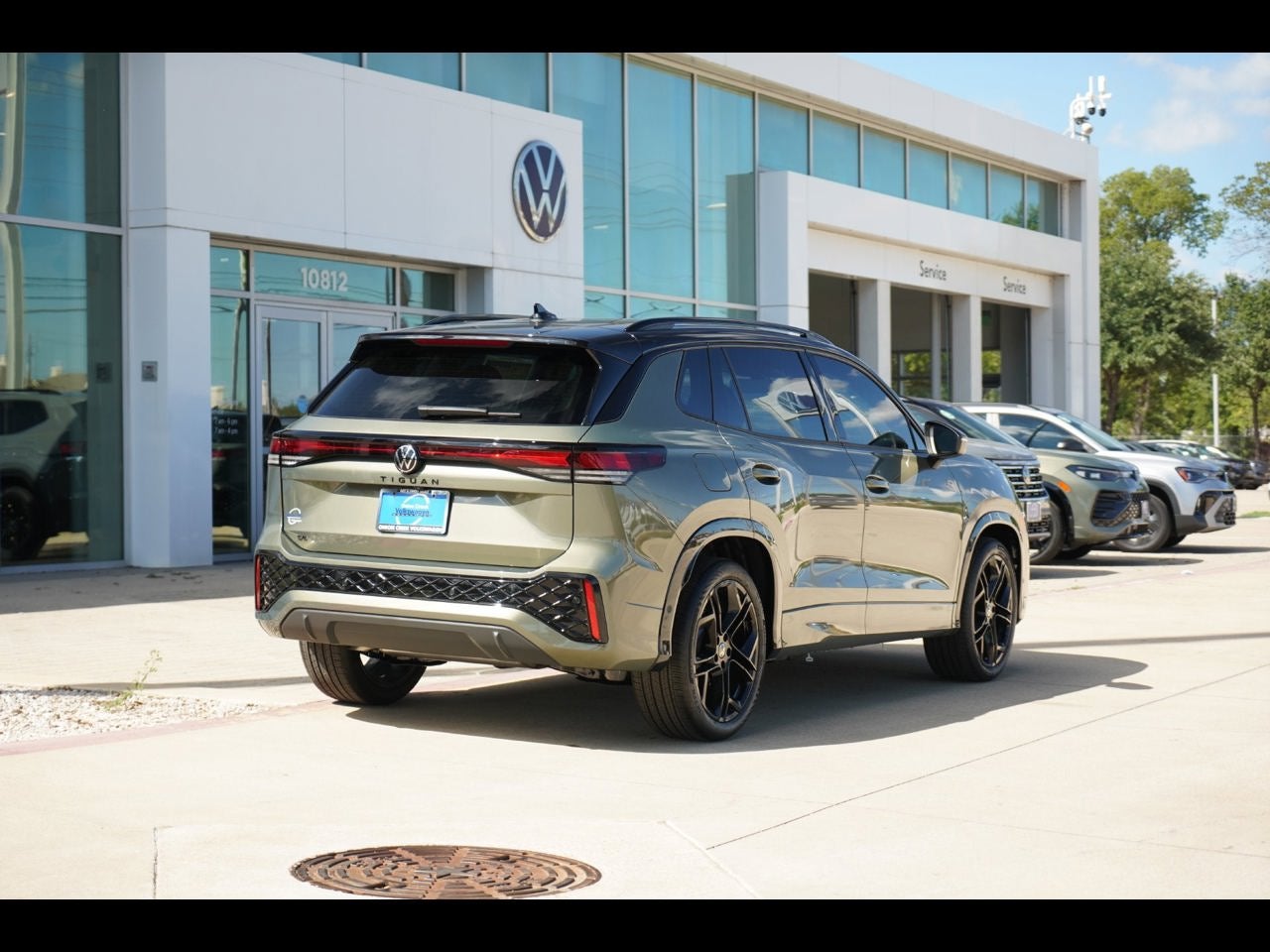 2026 Volkswagen Tiguan 2.0T SE R-Line Black