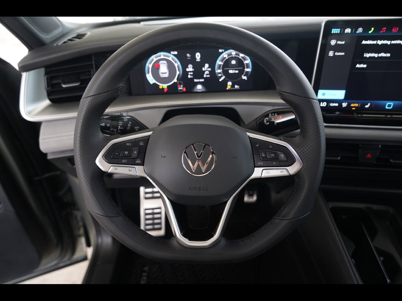 2026 Volkswagen Tiguan 2.0T SE R-Line Black