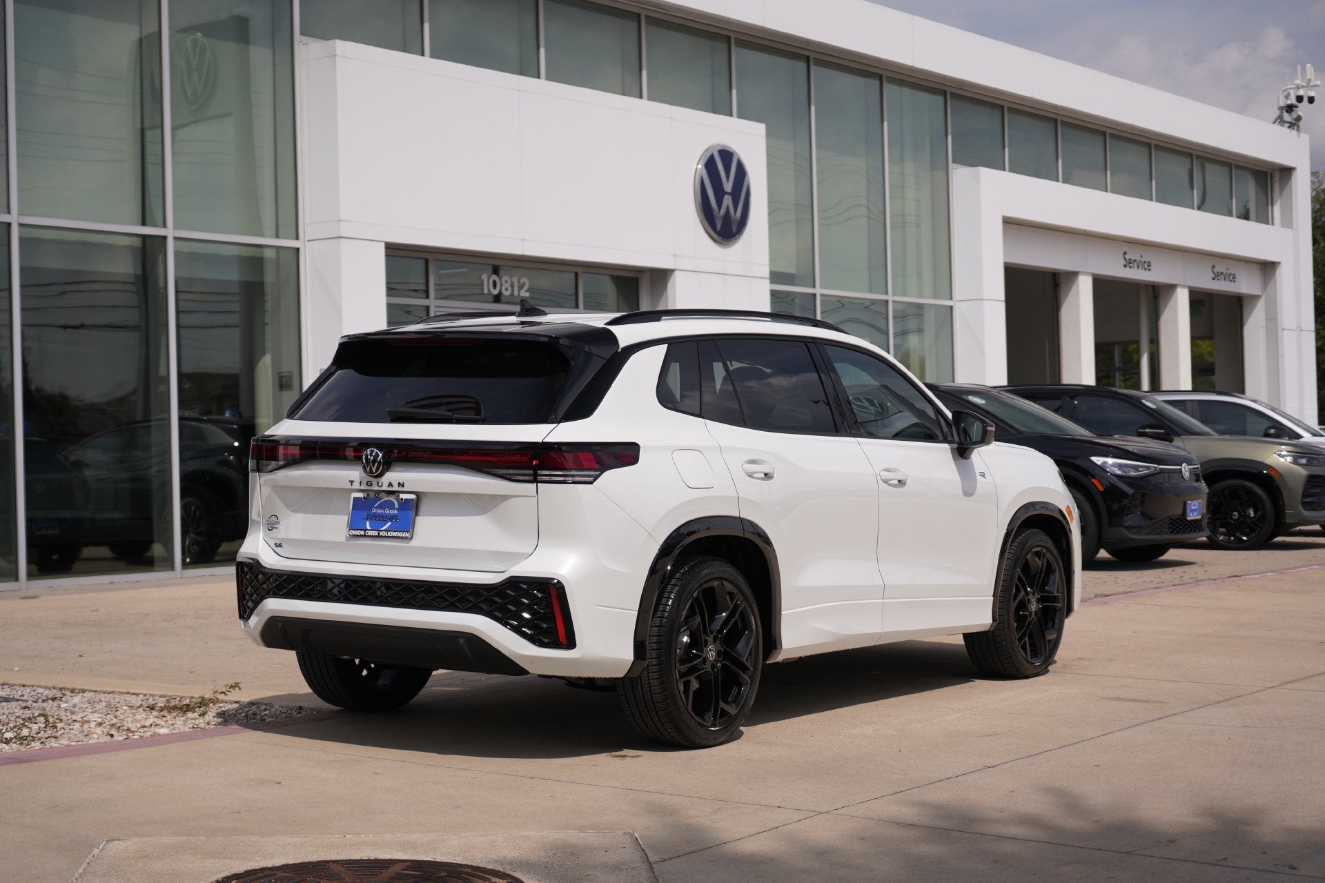 2026 Volkswagen Tiguan 2.0T SE R-Line Black