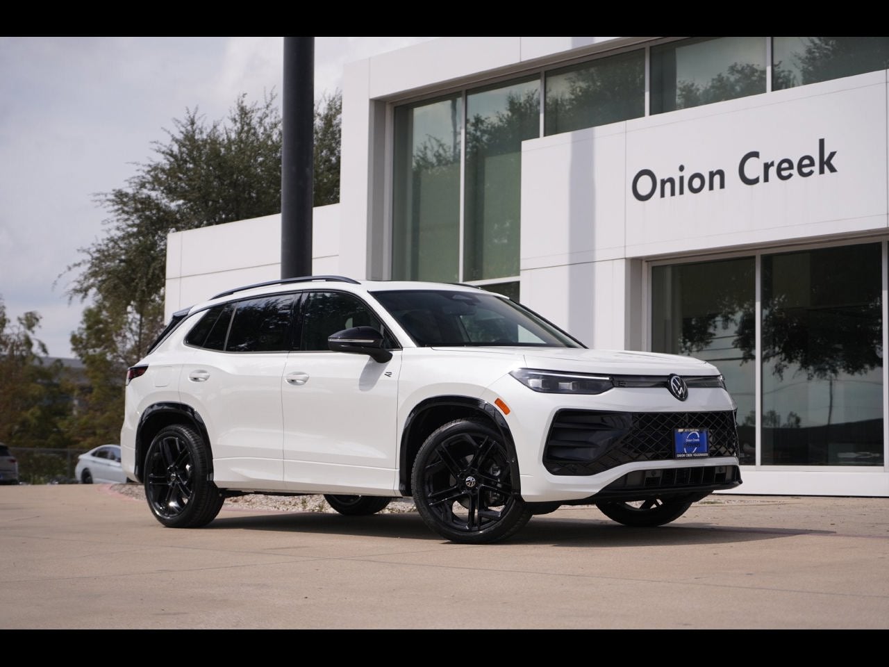 2026 Volkswagen Tiguan 2.0T SE R-Line Black