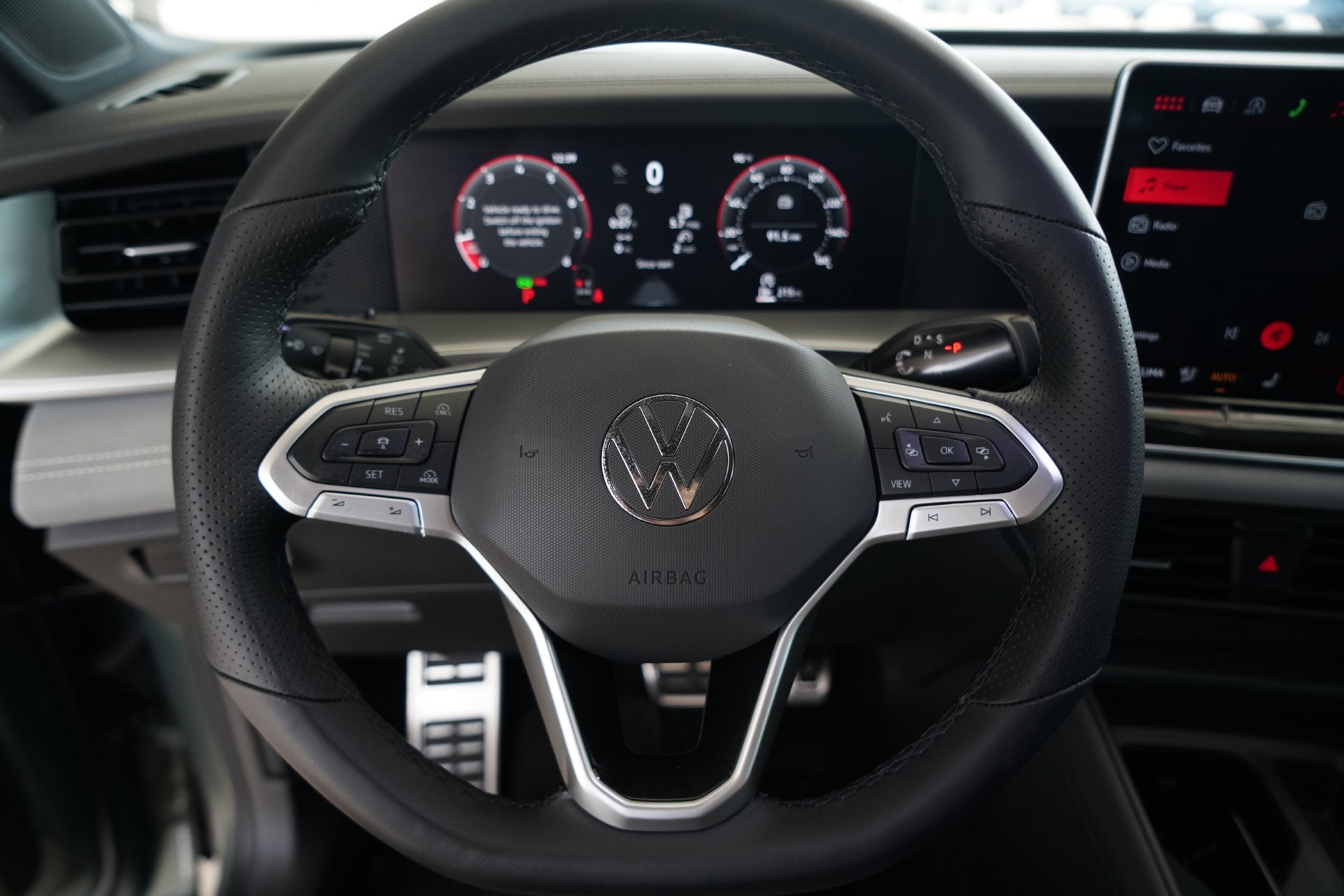 2026 Volkswagen Tiguan 2.0T SE R-Line Black