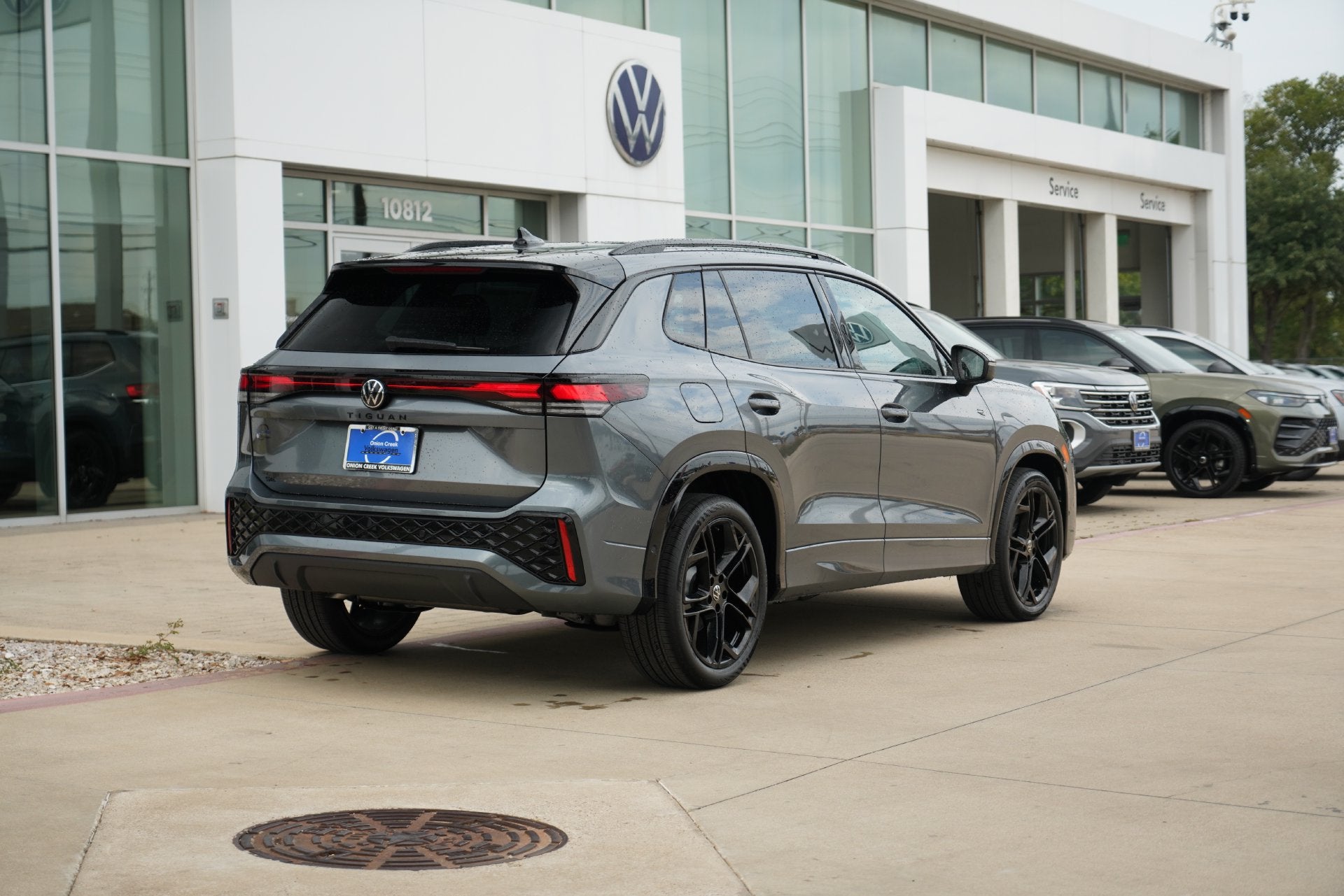 2026 Volkswagen Tiguan 2.0T SE R-Line Black