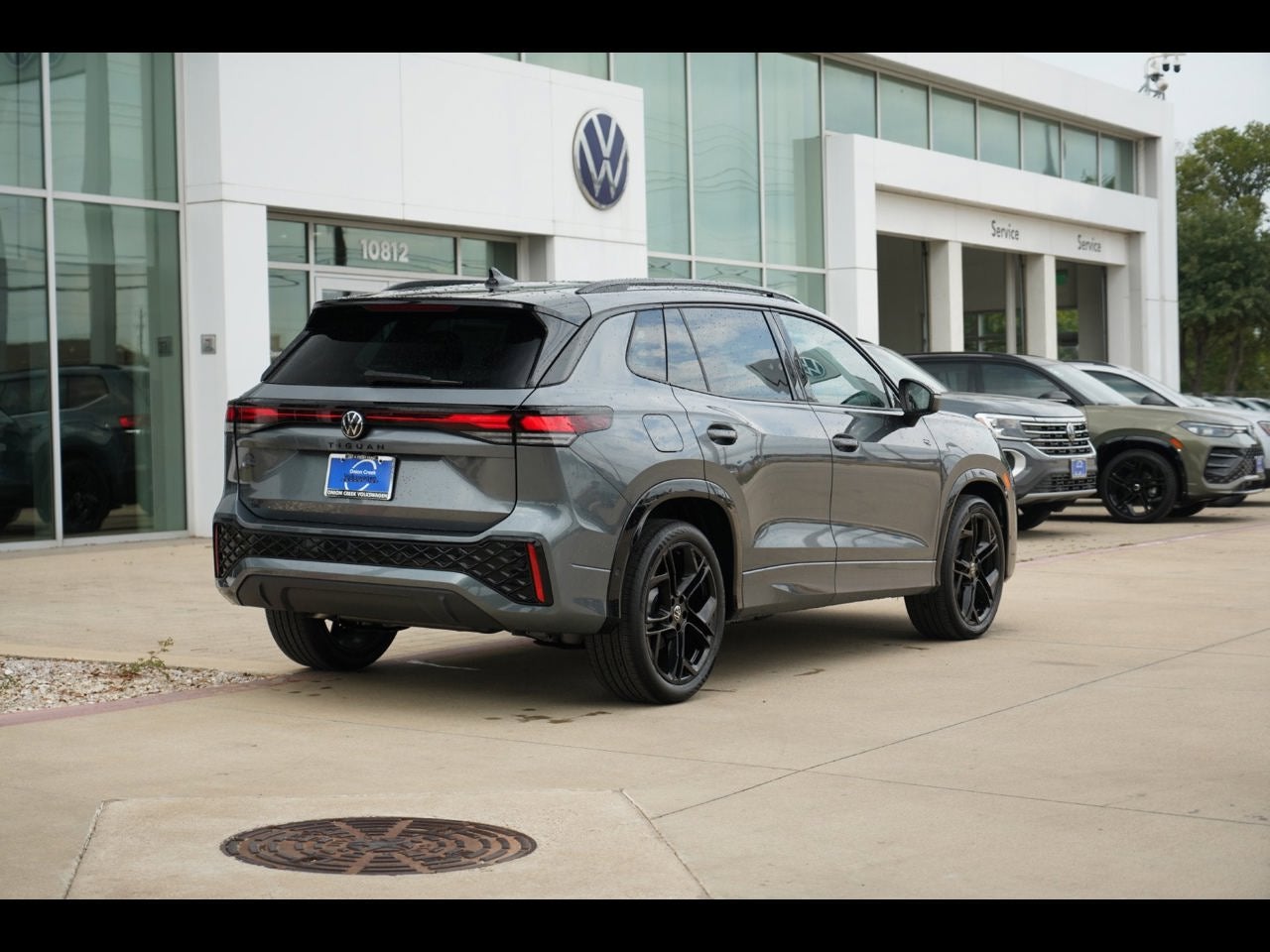 2026 Volkswagen Tiguan 2.0T SE R-Line Black