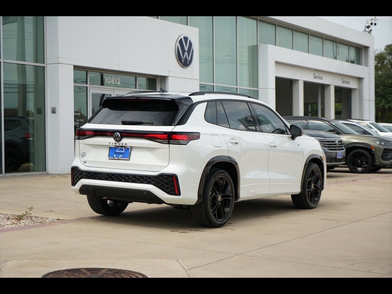 2026 Volkswagen Tiguan 2.0T SE R-Line Black