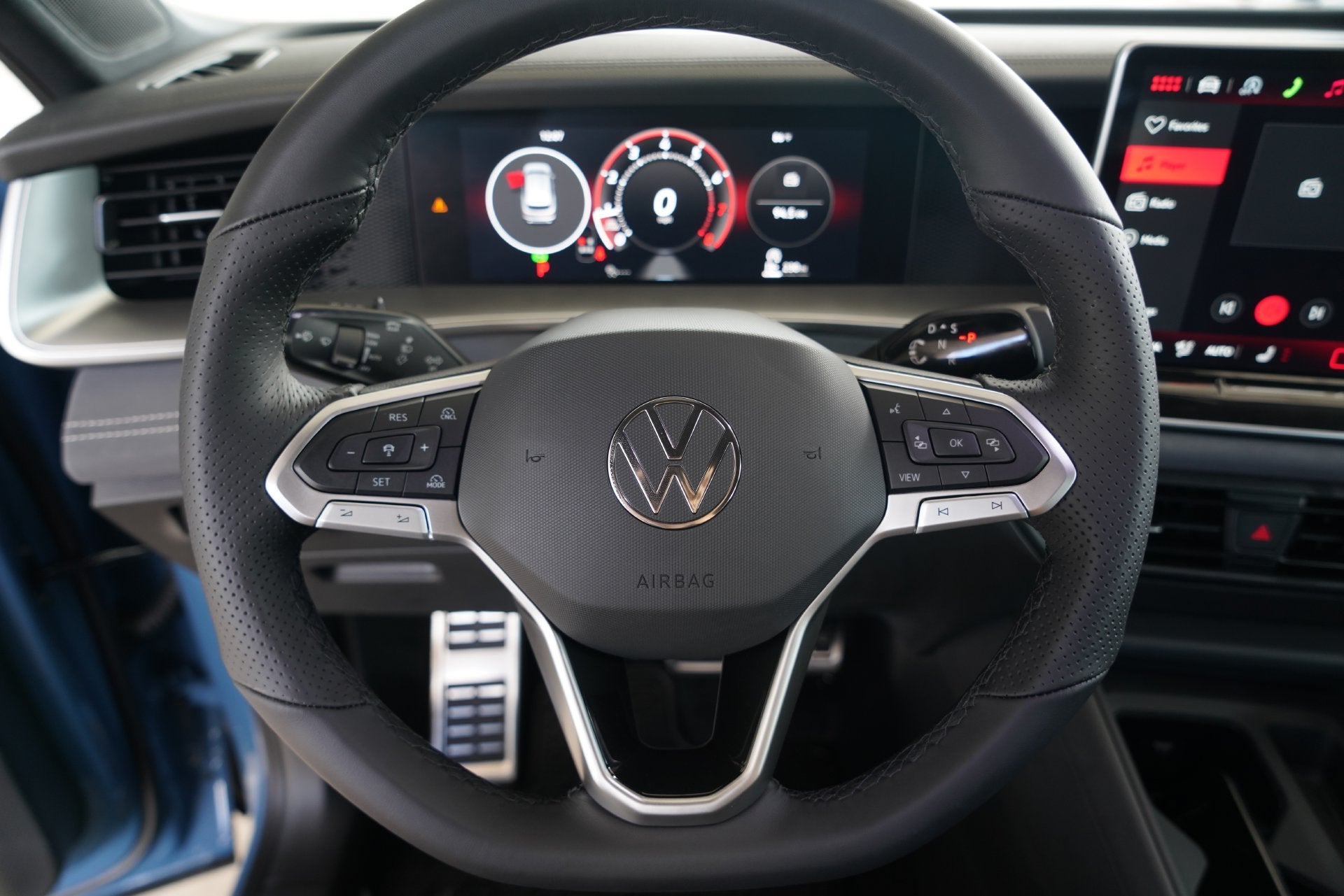 2026 Volkswagen Tiguan 2.0T SE R-Line Black