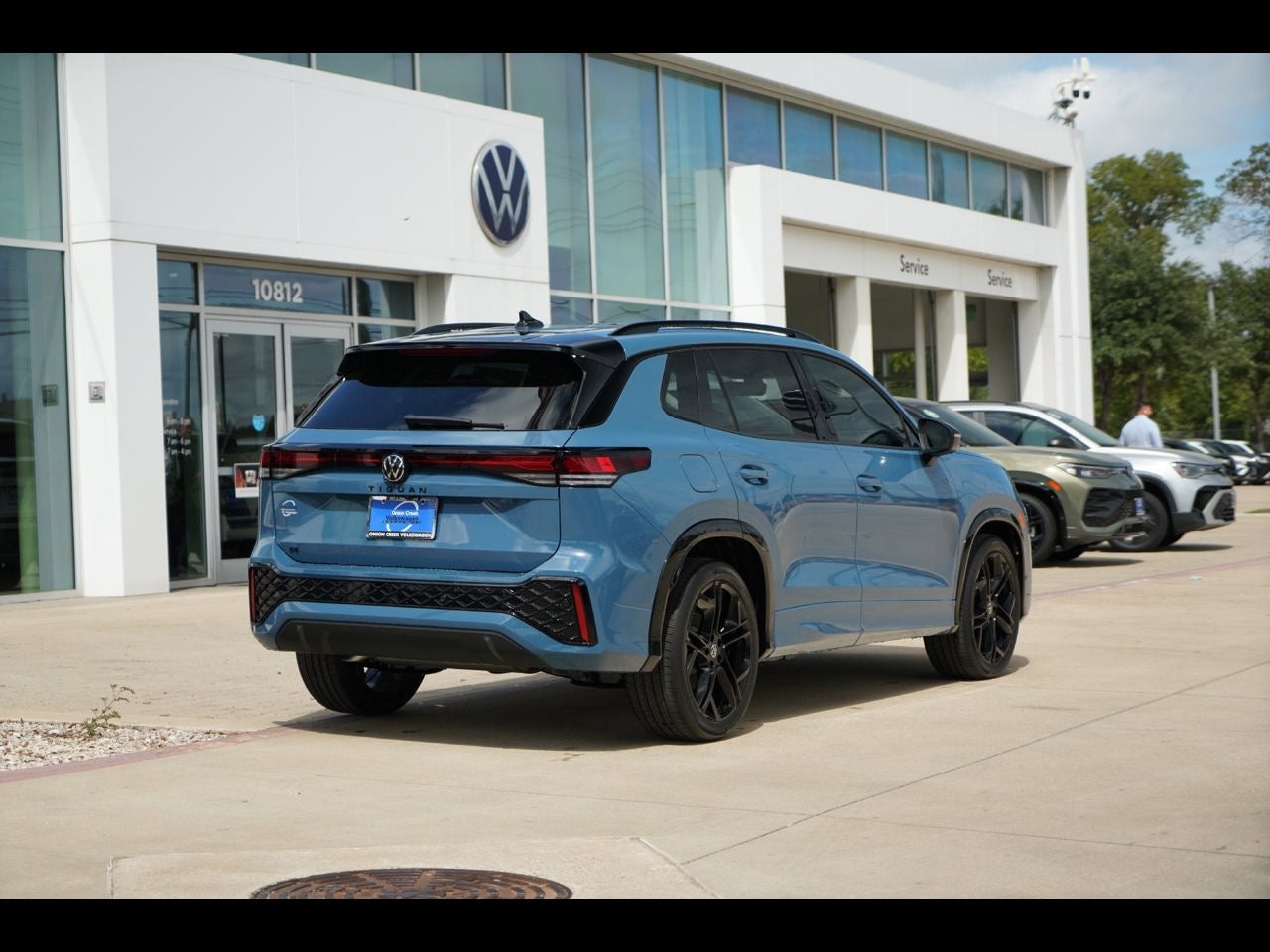 2026 Volkswagen Tiguan 2.0T SE R-Line Black
