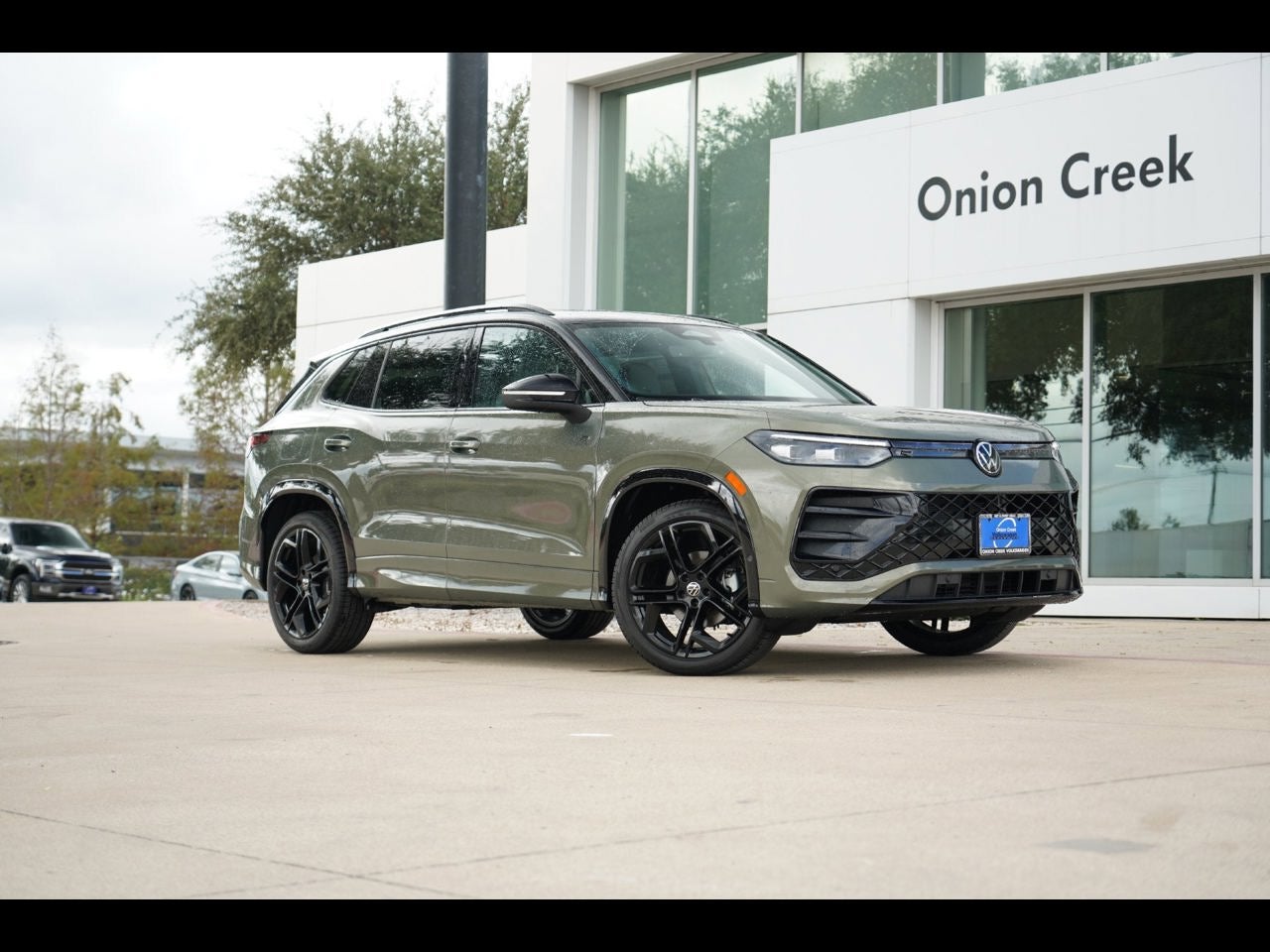 2026 Volkswagen Tiguan 2.0T SE R-Line Black