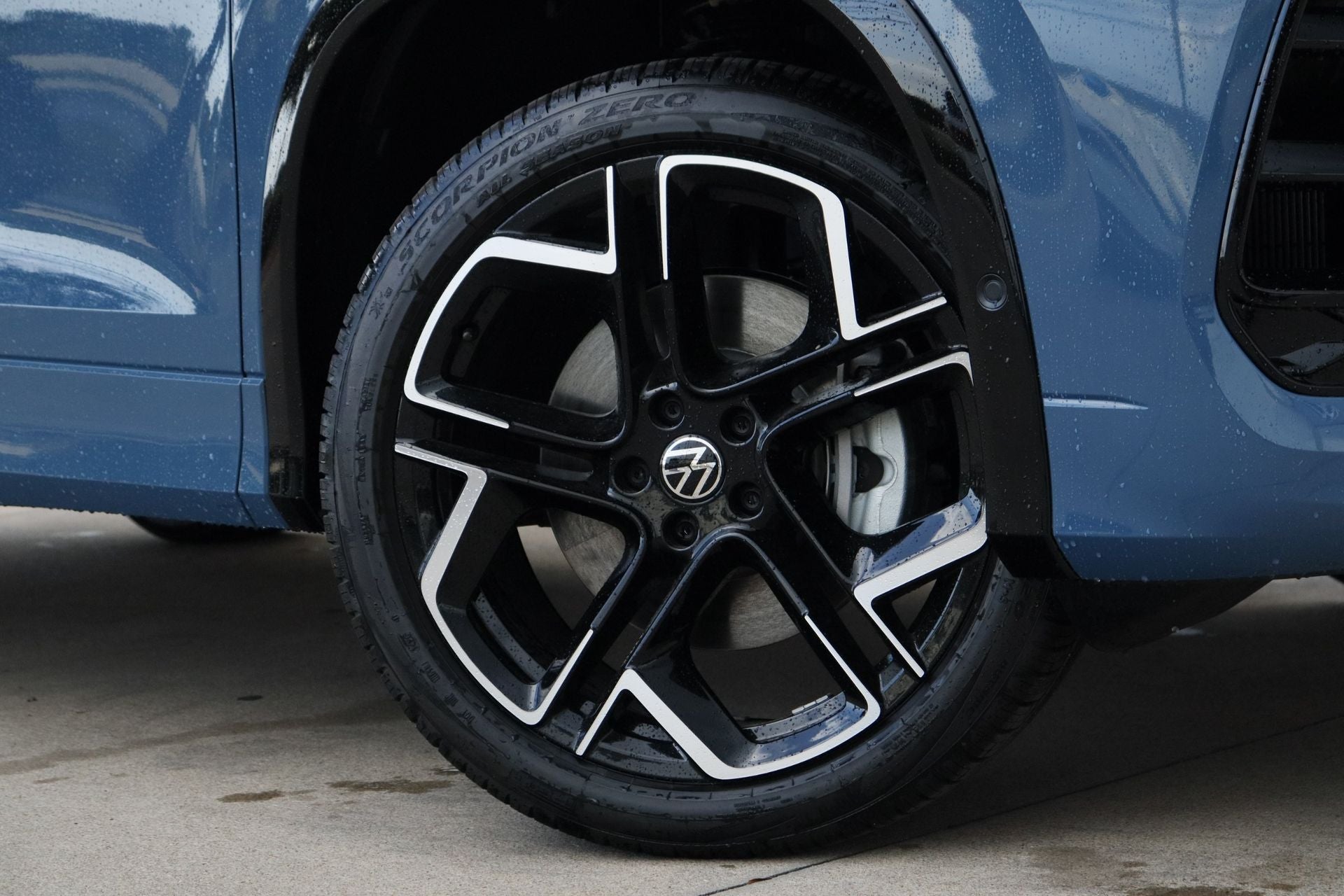 2026 Volkswagen Tiguan 2.0T SEL R-Line Turbo