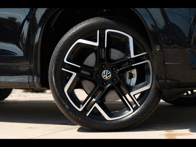 2026 Volkswagen Tiguan 2.0T SEL R-Line Turbo