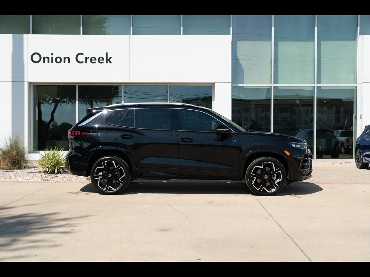 2026 Volkswagen Tiguan 2.0T SEL R-Line Turbo