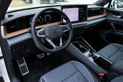 2026 Volkswagen Tiguan 2.0T SEL R-Line