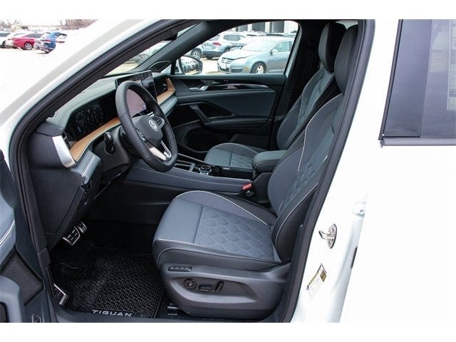 2026 Volkswagen Tiguan 2.0T SEL R-Line