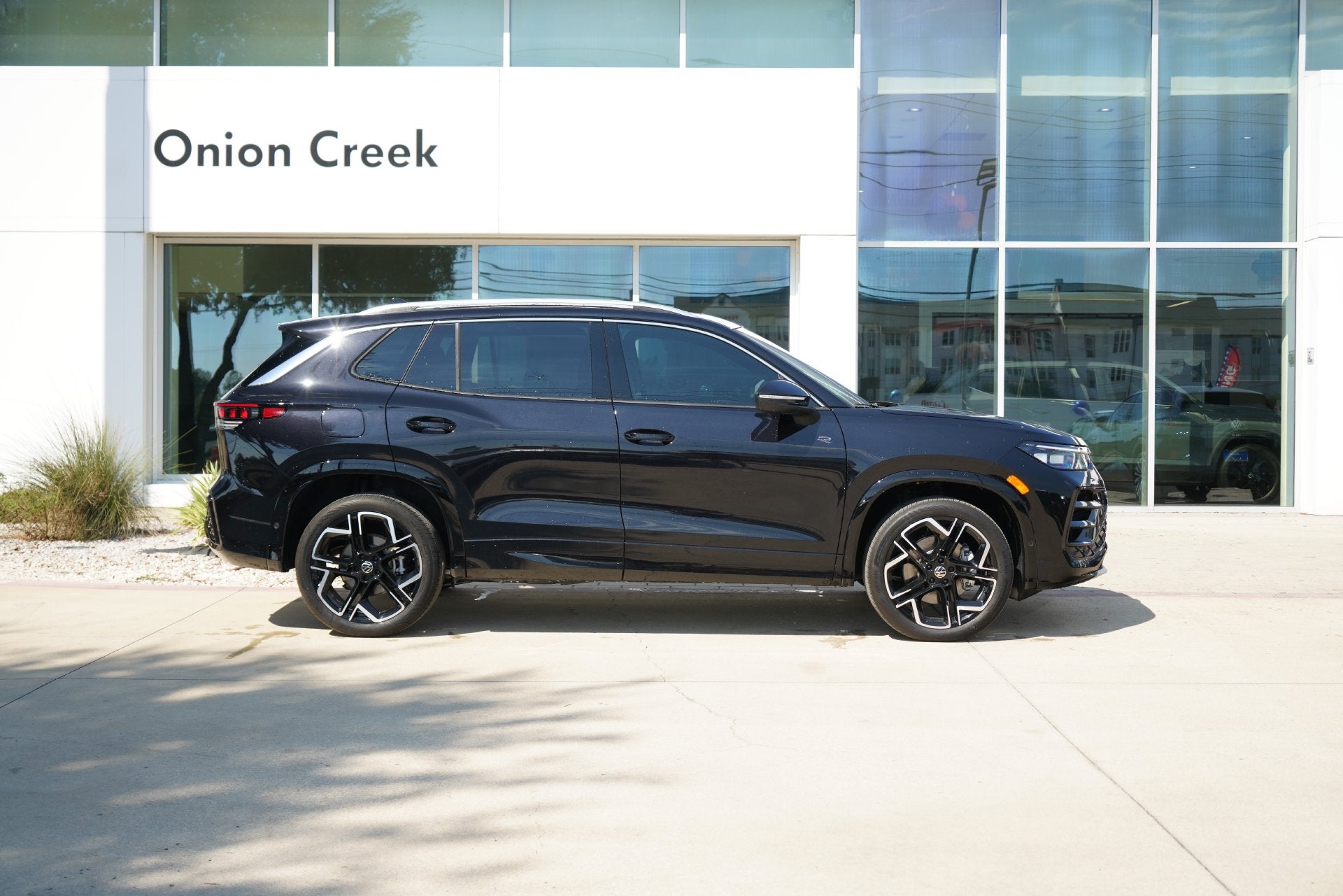 2026 Volkswagen Tiguan 2.0T SEL R-Line Turbo