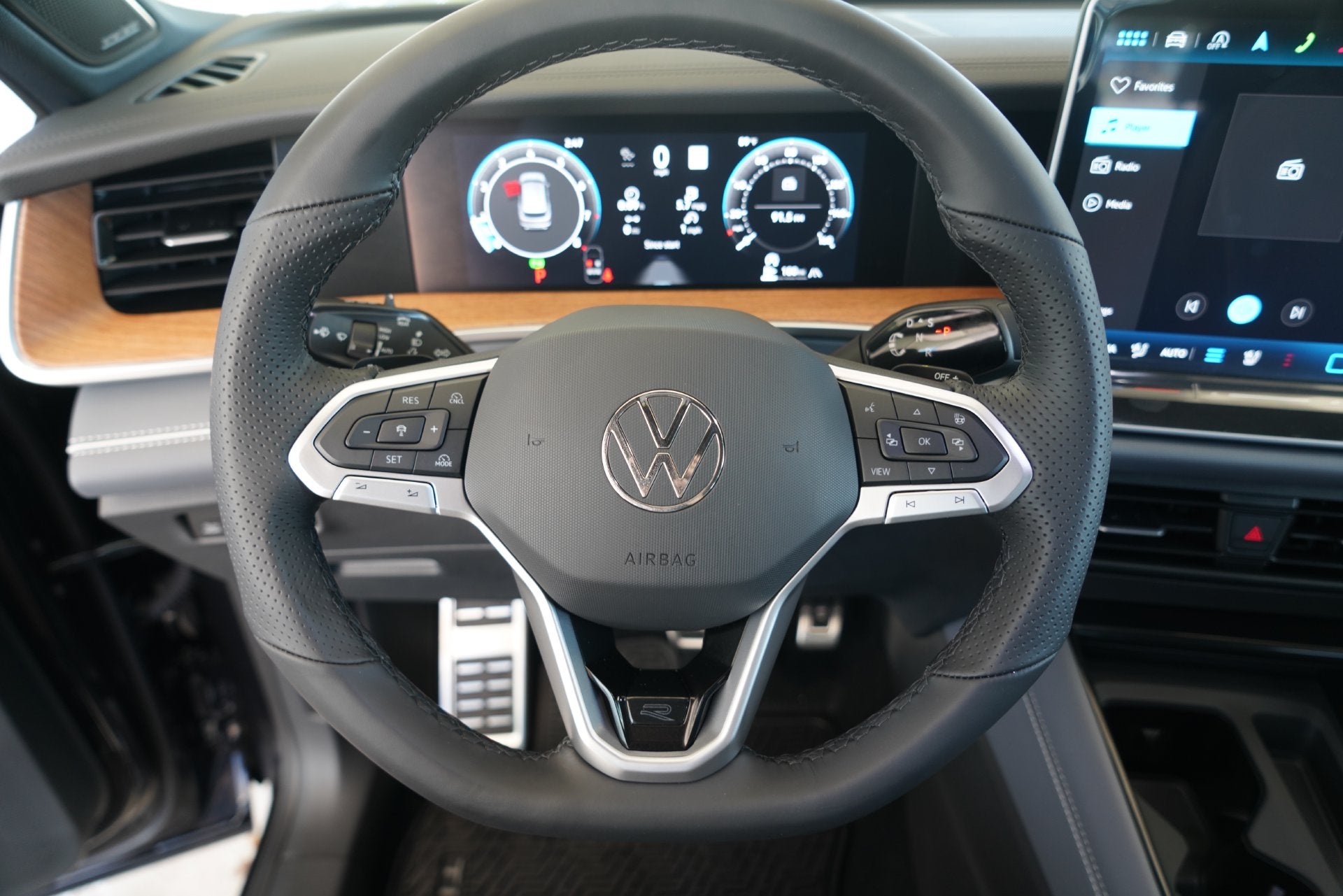 2026 Volkswagen Tiguan 2.0T SEL R-Line Turbo
