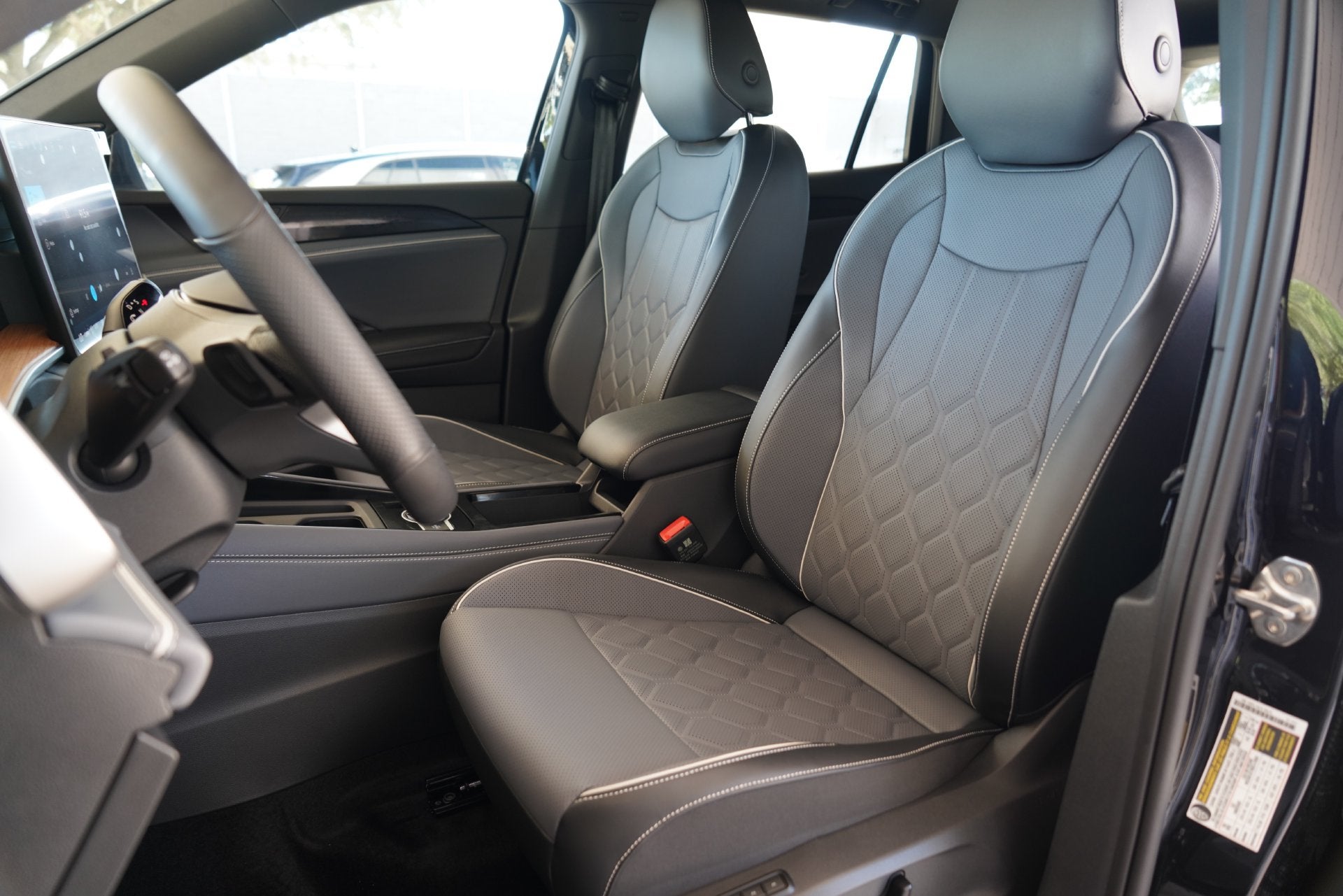 2026 Volkswagen Tiguan 2.0T SEL R-Line Turbo