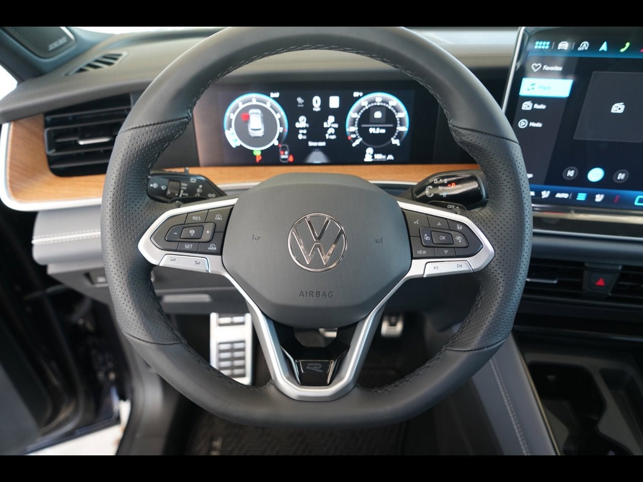 2026 Volkswagen Tiguan 2.0T SEL R-Line Turbo