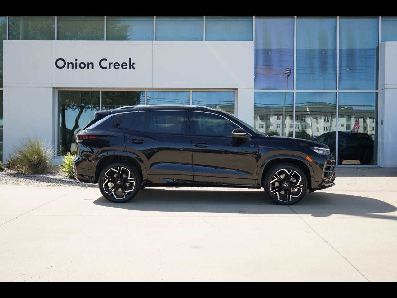 2026 Volkswagen Tiguan 2.0T SEL R-Line Turbo