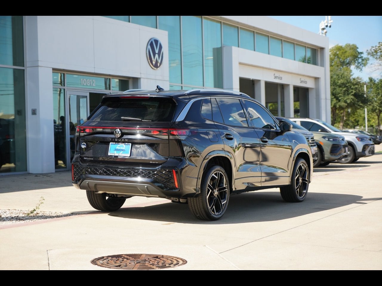 2026 Volkswagen Tiguan 2.0T SEL R-Line Turbo