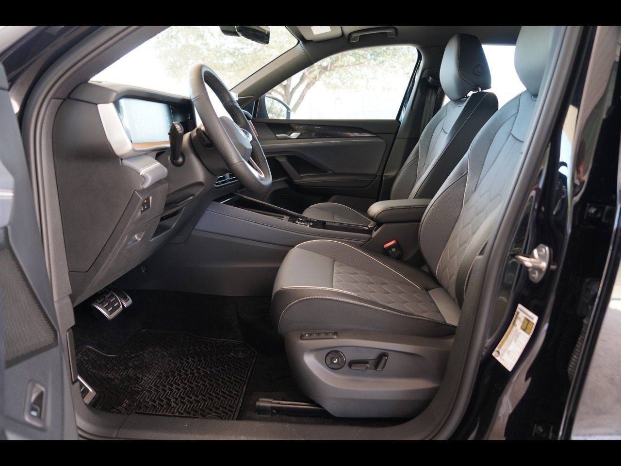 2026 Volkswagen Tiguan 2.0T SEL R-Line Turbo