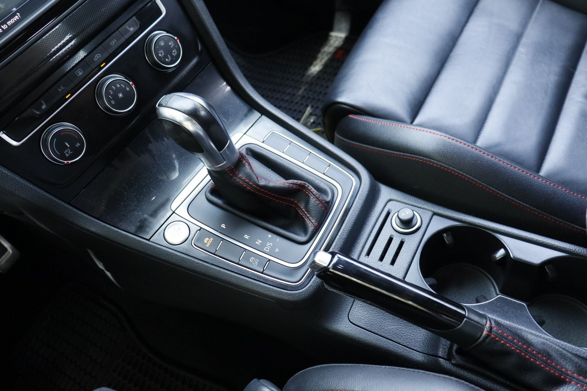 2017 Volkswagen Golf GTI Base
