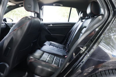 2017 Volkswagen Golf GTI Base