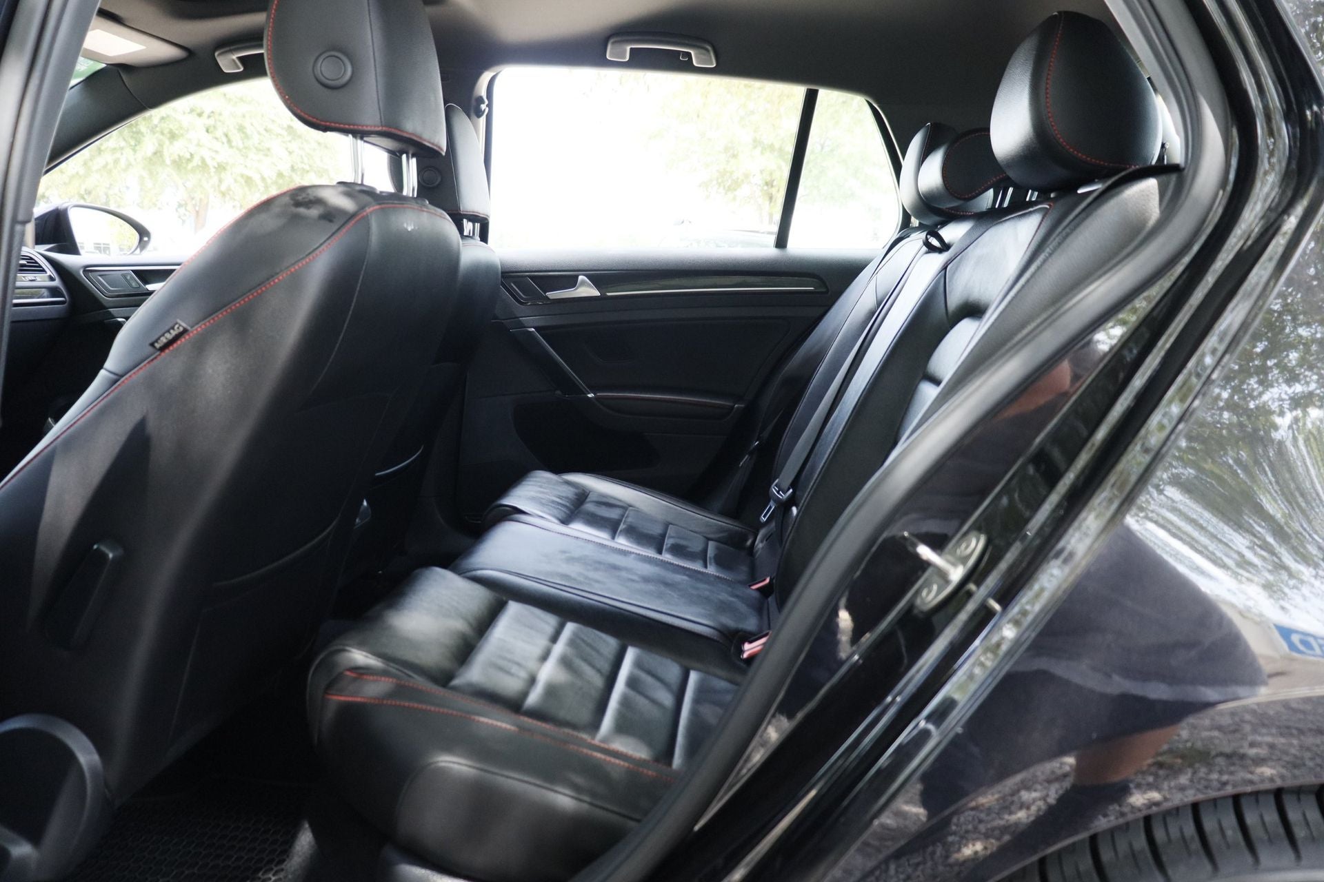 2017 Volkswagen Golf GTI Base