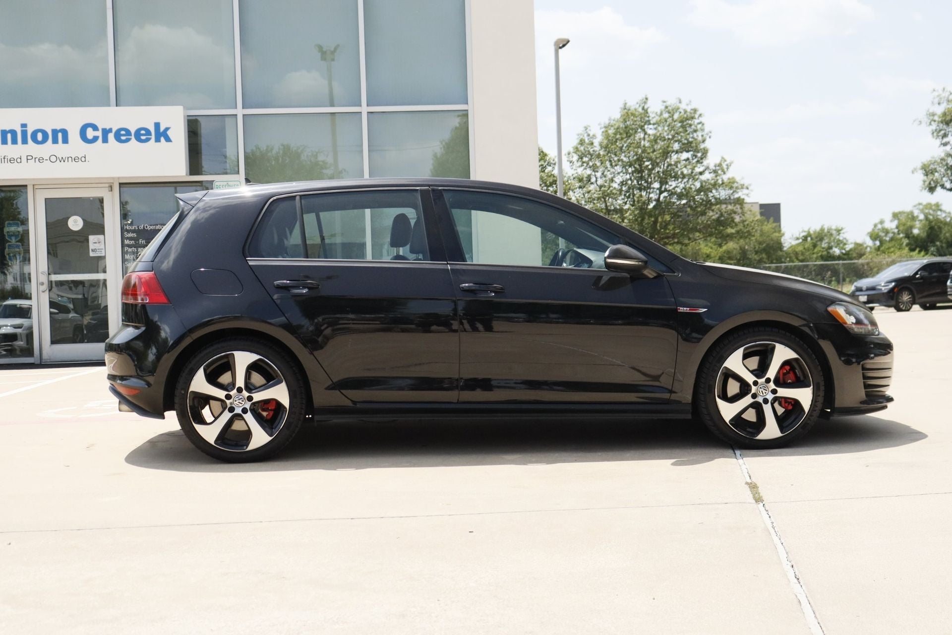 2017 Volkswagen Golf GTI Base