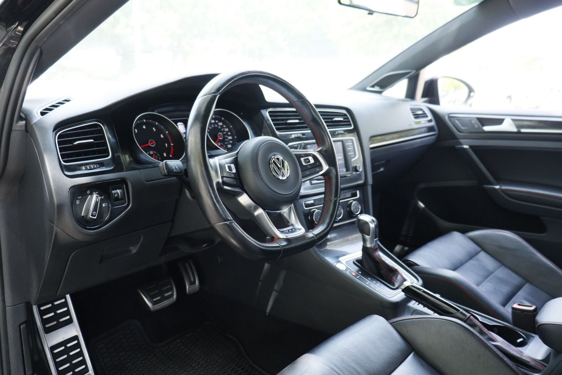 2017 Volkswagen Golf GTI Base