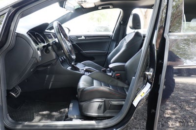 2017 Volkswagen Golf GTI Base